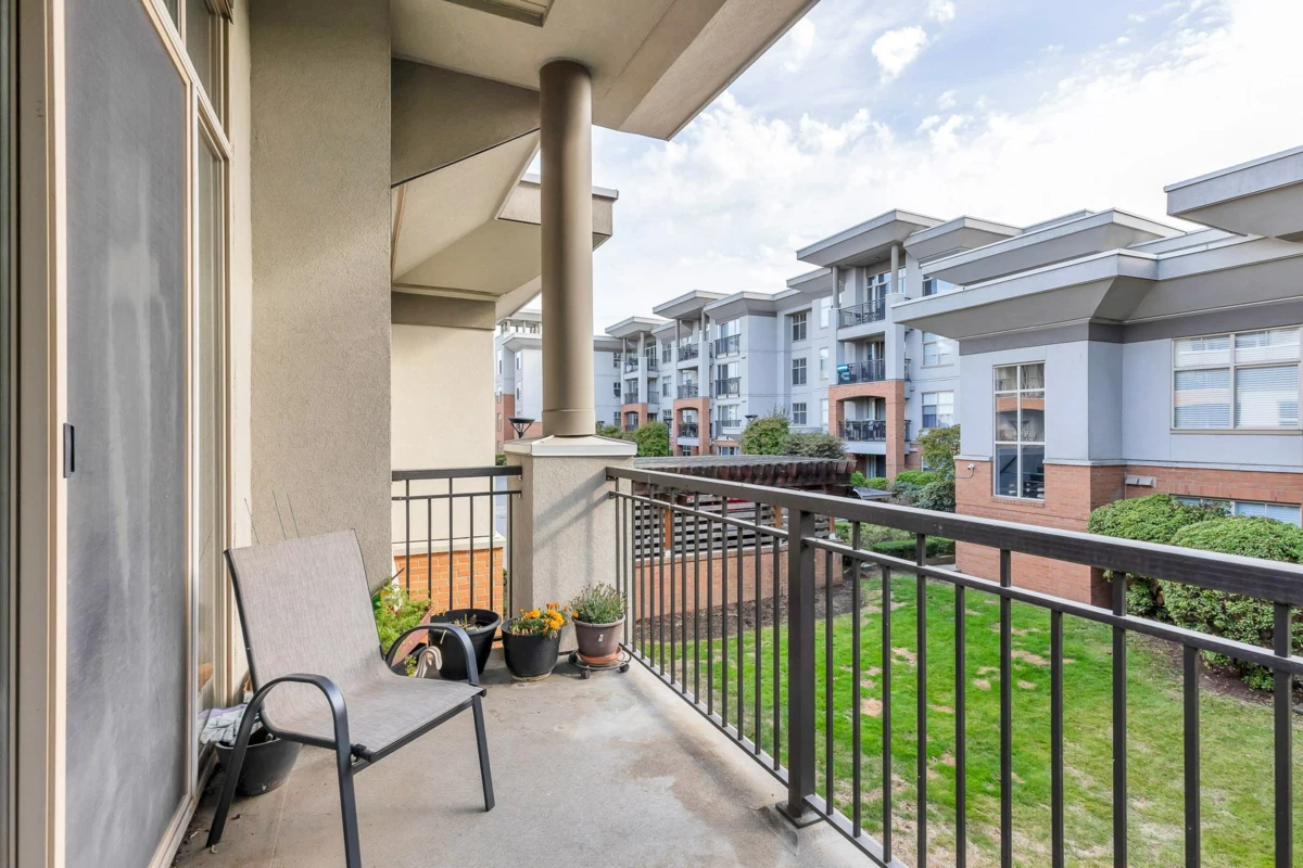 Outdoor Patio Photo of 216 33546 Holland Avenue, Abbotsford, BC