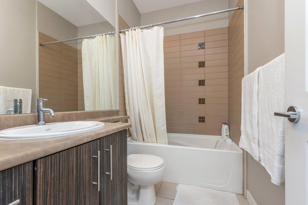 Staircase Photo of 216 33546 Holland Avenue, Abbotsford, BC