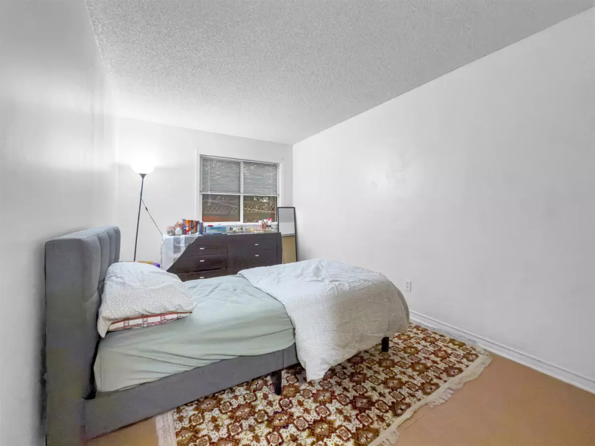 Entry Foyer Photo of 102 7150 133 Street, Surrey, BC
