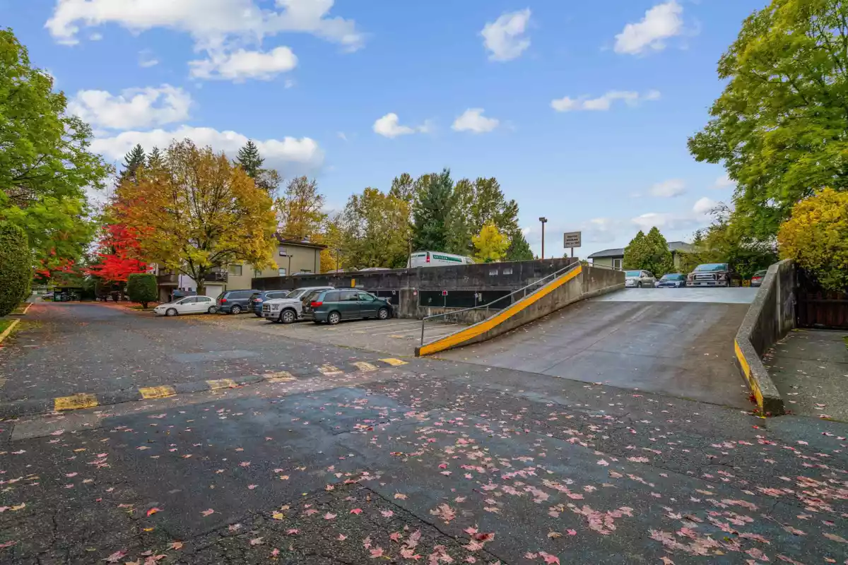 Front Yard Photo of 102 7150 133 Street, Surrey, BC