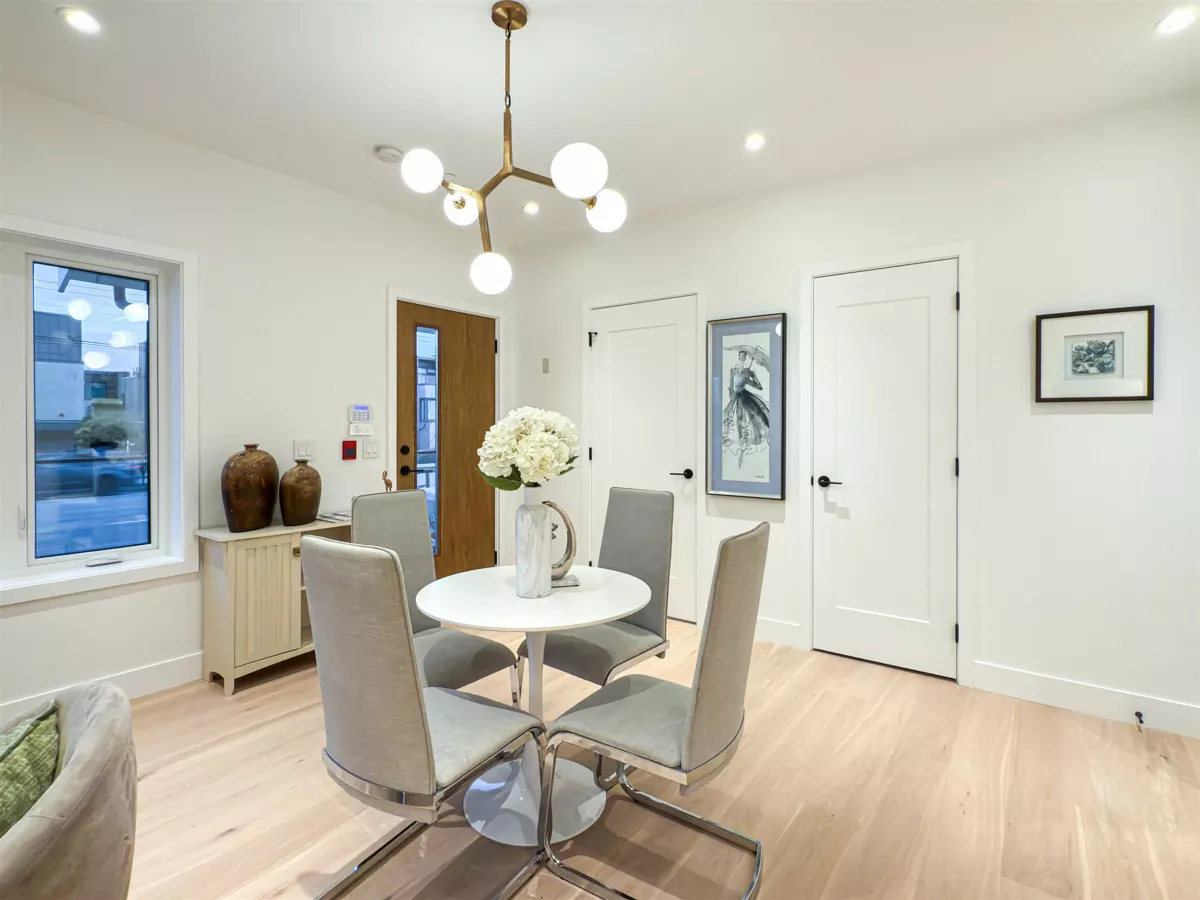 Family Room Photo of 6815 Oak Street, Vancouver, BC