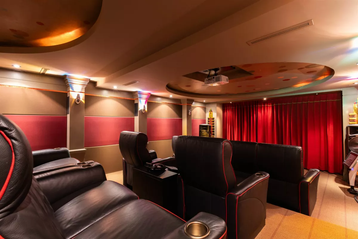 Entry Foyer Photo of 3719 Selkirk Street, Vancouver, BC