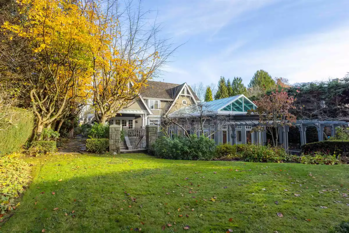 Garden / Landscaping Photo of 3719 Selkirk Street, Vancouver, BC