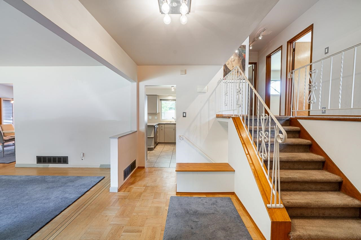 Dining Area Photo of 6637 Ash Street, Vancouver, BC