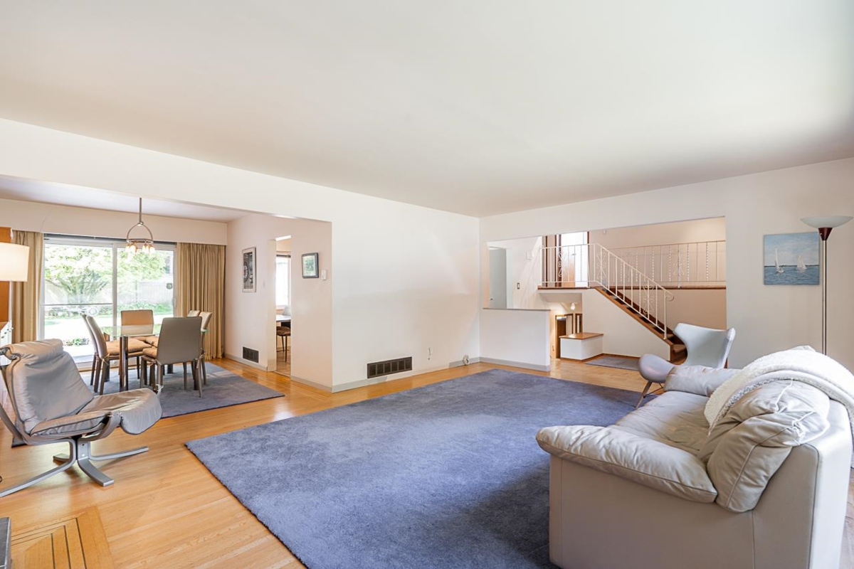 Kitchen Island Photo of 6637 Ash Street, Vancouver, BC