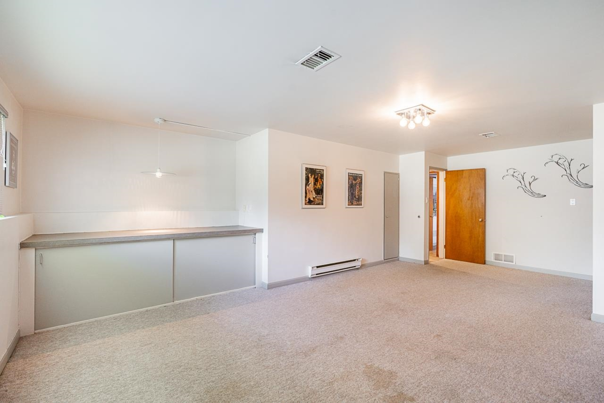 Staircase Photo of 6637 Ash Street, Vancouver, BC