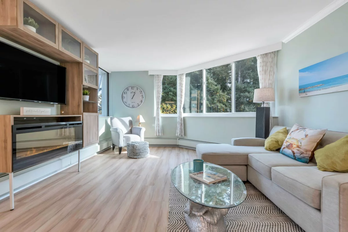 Bedroom 3 Photo of 402 1480 Foster Street, White Rock, BC