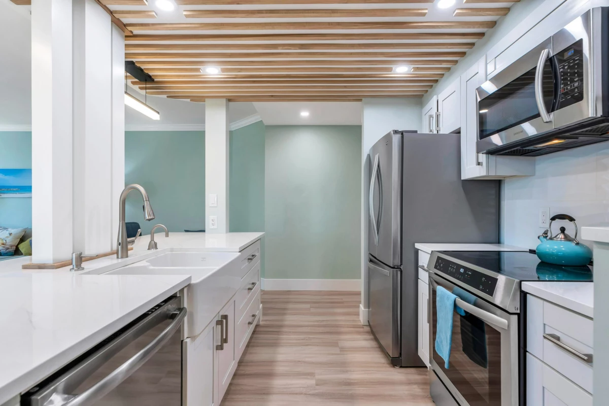 Dining Area Photo of 402 1480 Foster Street, White Rock, BC