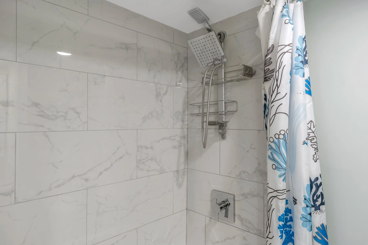 Entry Foyer Photo of 402 1480 Foster Street, White Rock, BC