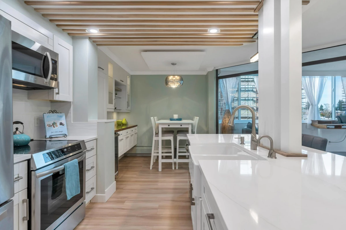 Family Room Photo of 402 1480 Foster Street, White Rock, BC