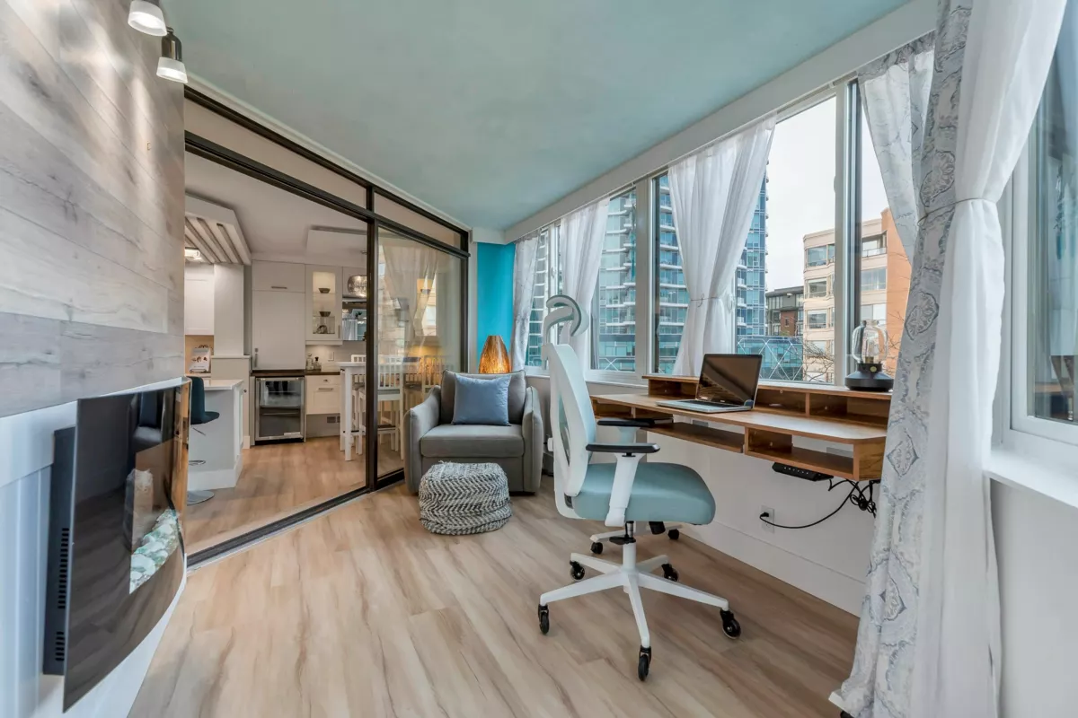 Laundry Room Photo of 402 1480 Foster Street, White Rock, BC