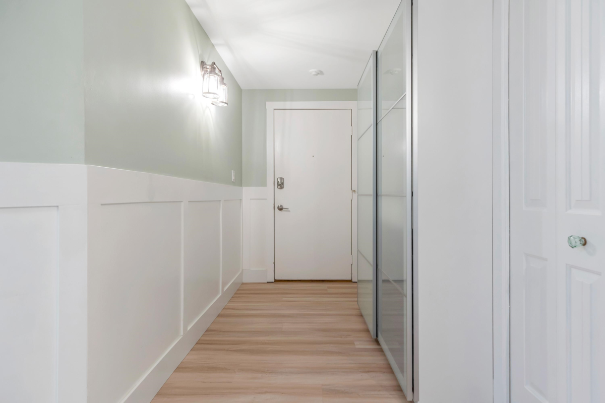 Swimming Pool Photo of 402 1480 Foster Street, White Rock, BC