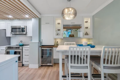 Breakfast Nook Photo of 402 1480 Foster Street, White Rock, BC