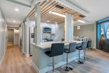 Kitchen Island Photo of 402 1480 Foster Street, White Rock, BC