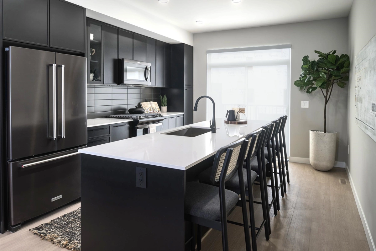 Living Room Photo of 13 2886 Montrose Avenue, Abbotsford, BC