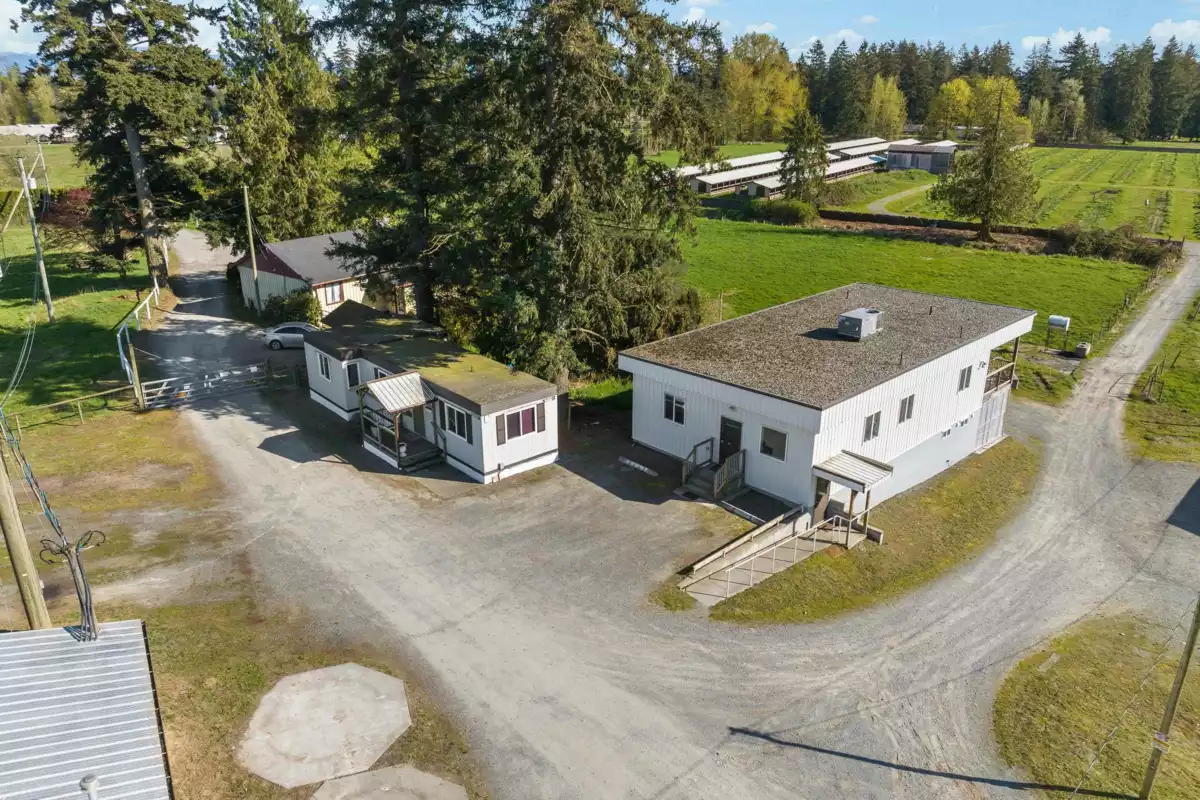 Family Room Photo of 711 256 Street, Langley, BC