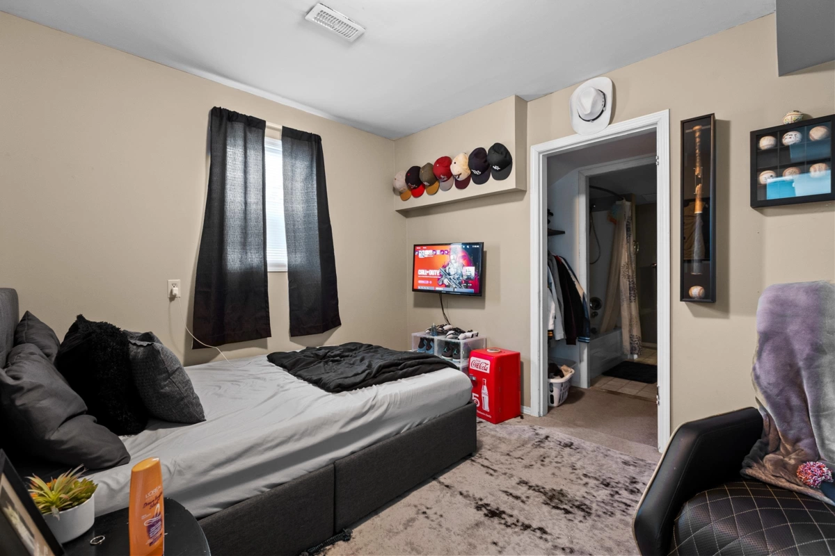 Hot Tub / Spa Photo of 711 256 Street, Langley, BC