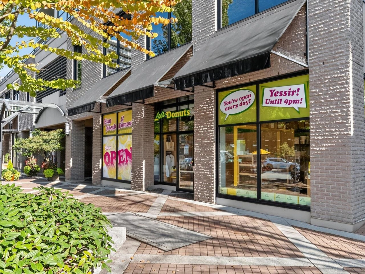 Guest Bathroom Photo of 907 124 W 1st Street, North Vancouver, BC