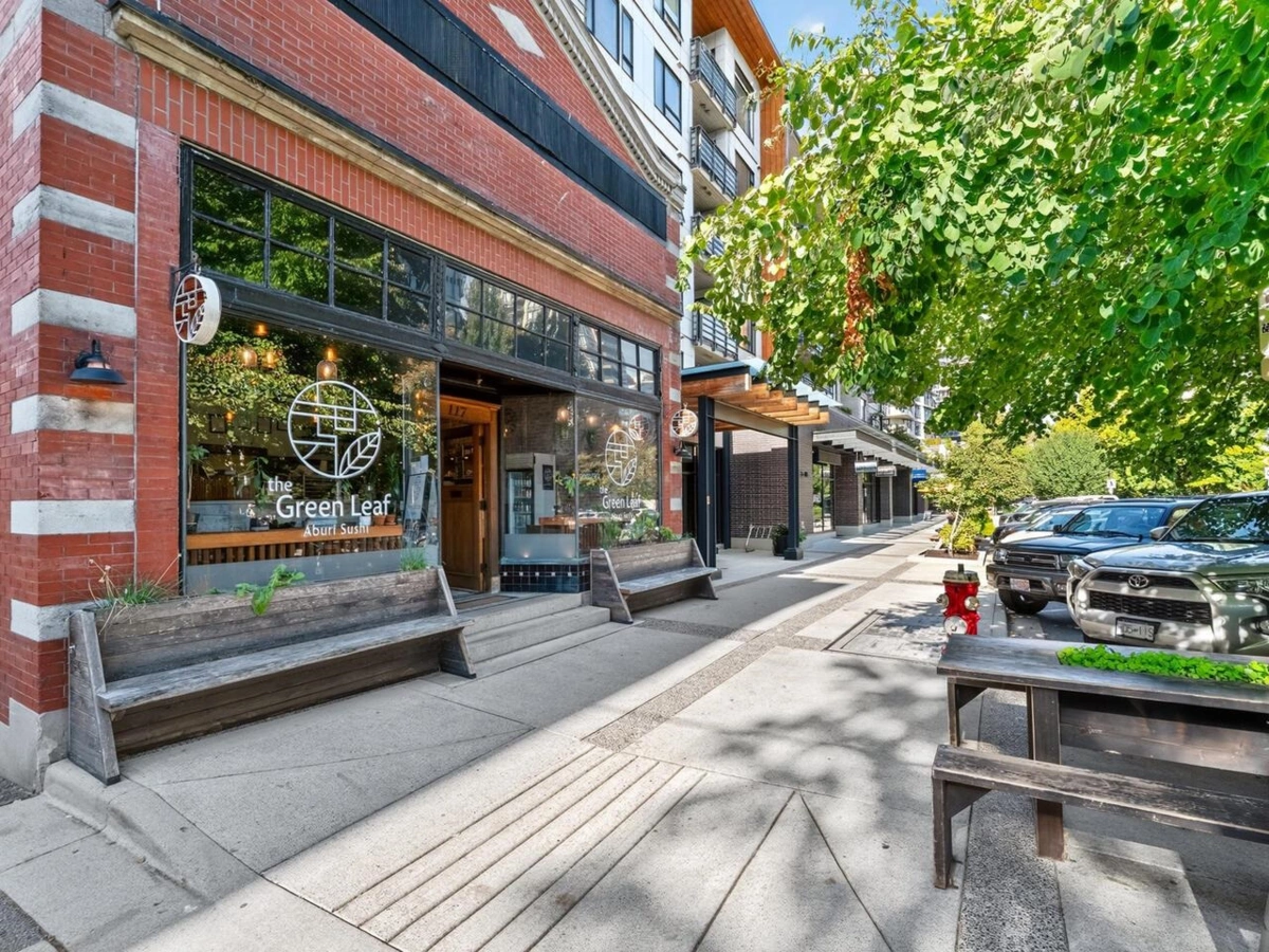 Powder Room Photo of 907 124 W 1st Street, North Vancouver, BC
