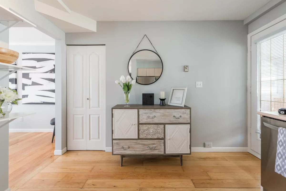Breakfast Nook Photo of 208 788 W 8th Avenue, Vancouver, BC