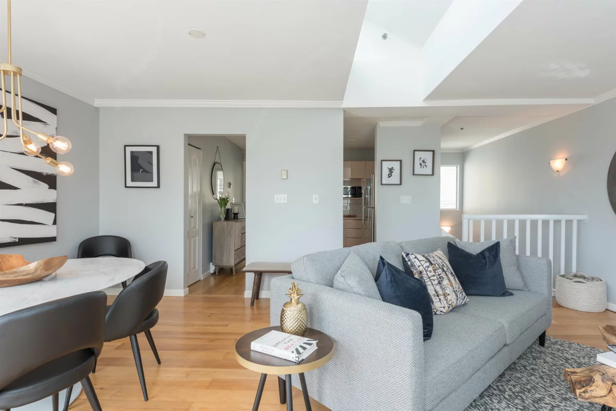 Hallway Photo of 208 788 W 8th Avenue, Vancouver, BC