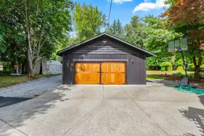 Swimming Pool Photo of 22567 127 Avenue, Maple Ridge, BC