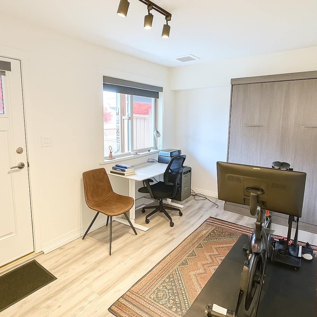 Guest Bathroom Photo of 5 40653 Tantalus Road, Squamish, BC