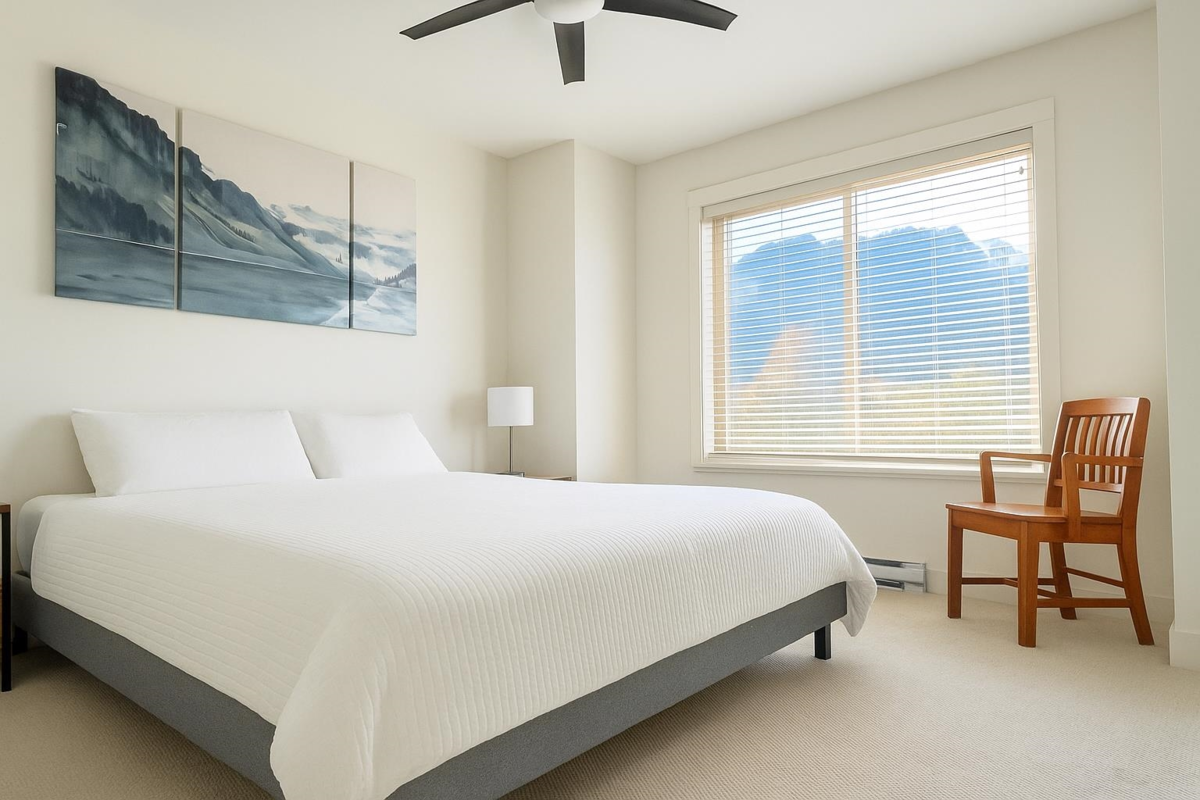 Primary Bathroom Photo of 5 40653 Tantalus Road, Squamish, BC