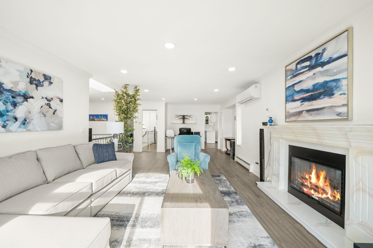 Laundry Room Photo of 8782 143a Street, Surrey, BC