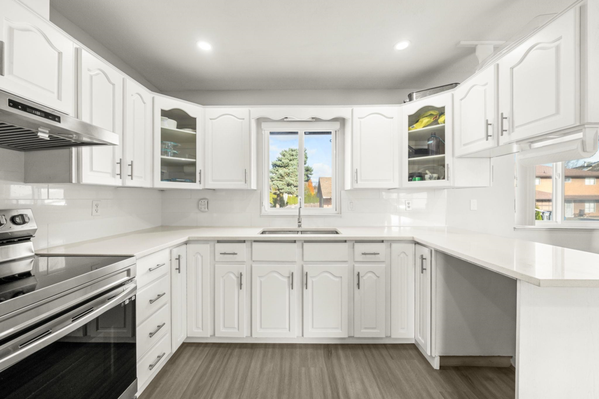 Powder Room Photo of 8782 143a Street, Surrey, BC