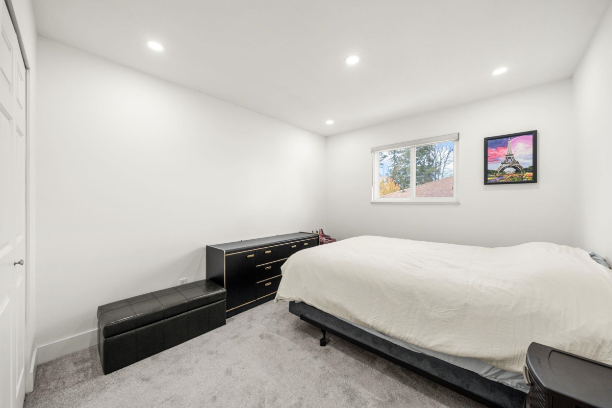 Primary Bathroom Photo of 8782 143a Street, Surrey, BC