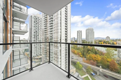 3705 13745 George Junction, Surrey, BC, Surrey — Apartment/Condo for sale