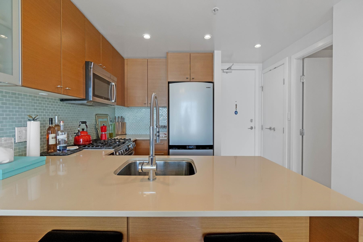 Kitchen Photo of 1509 7373 Westminster Highway, Richmond, BC