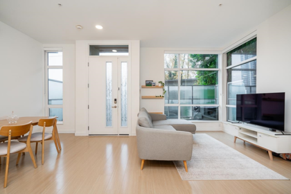 5413 Lougheed Hwy, Burnaby, BC, Burnaby — Townhouse for sale