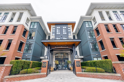 401 15137 33 Avenue, Surrey, BC
