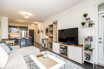 Walk-In Closet Photo of 401 15137 33 Avenue, Surrey, BC