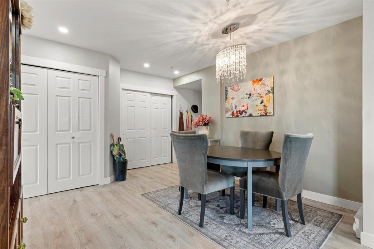 Breakfast Nook Photo of 405 45745 Princess Avenue, Chilliwack, BC