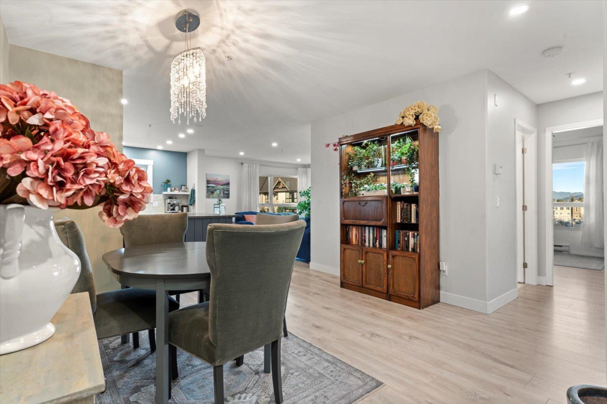 Primary Bedroom Photo of 405 45745 Princess Avenue, Chilliwack, BC