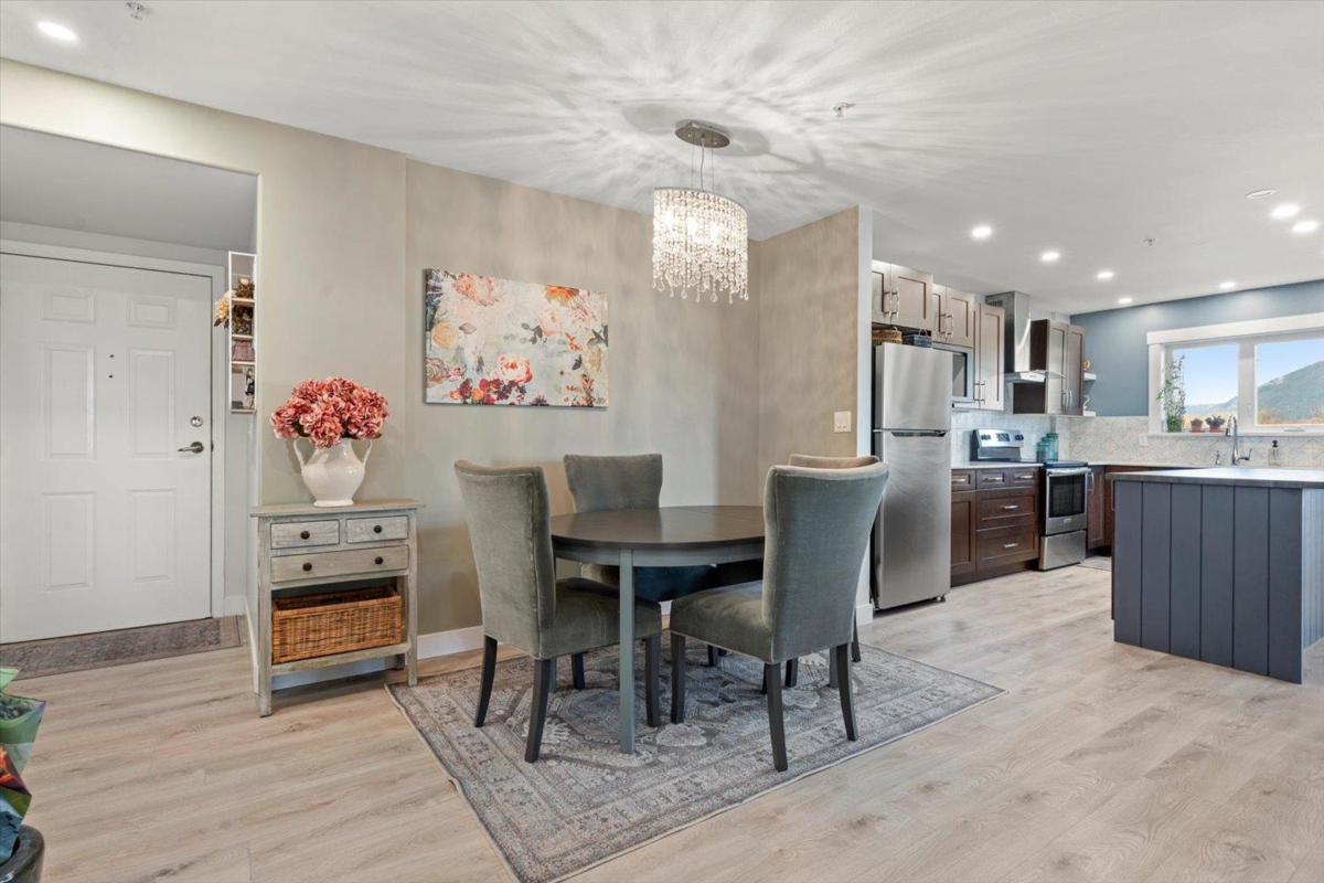 Walk-In Closet Photo of 405 45745 Princess Avenue, Chilliwack, BC