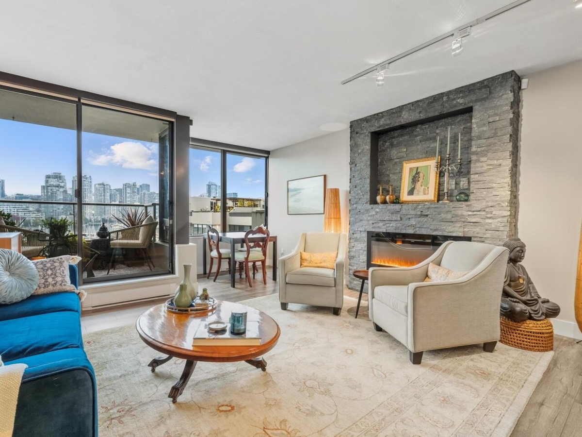 Bedroom 2 Photo of 521 666 Leg In Boot Square, Vancouver, BC