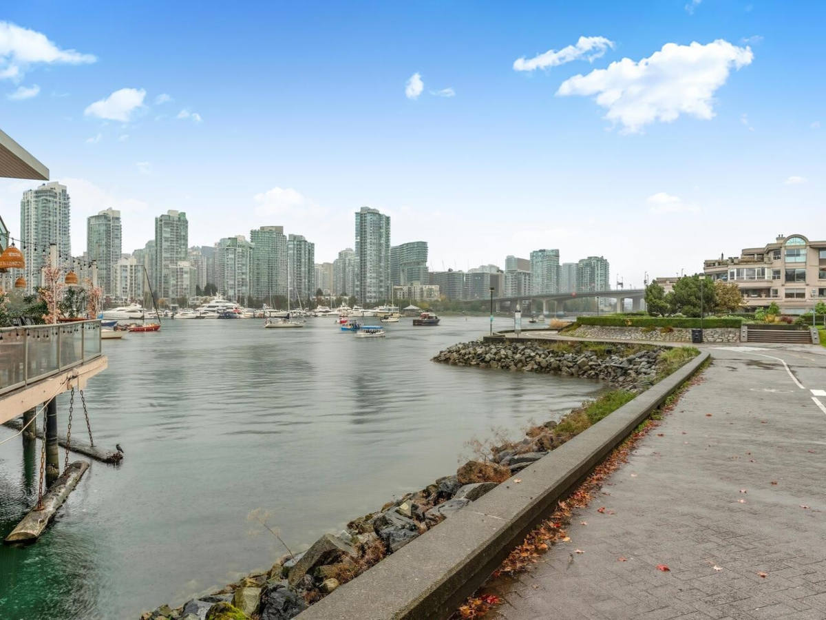 Fitness Center Photo Near 521 666 Leg In Boot Square, Vancouver, BC