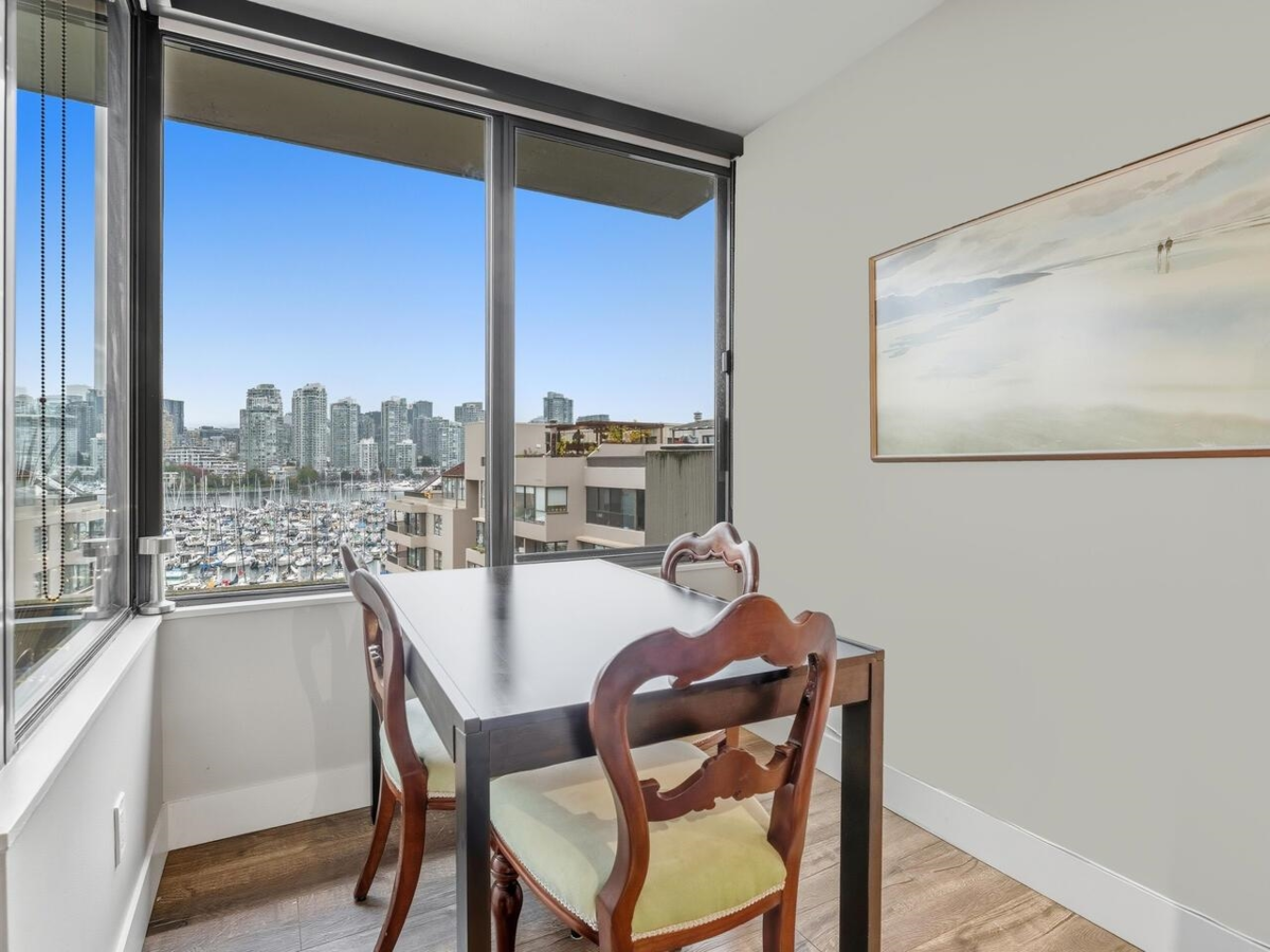 Office / Den Photo of 521 666 Leg In Boot Square, Vancouver, BC