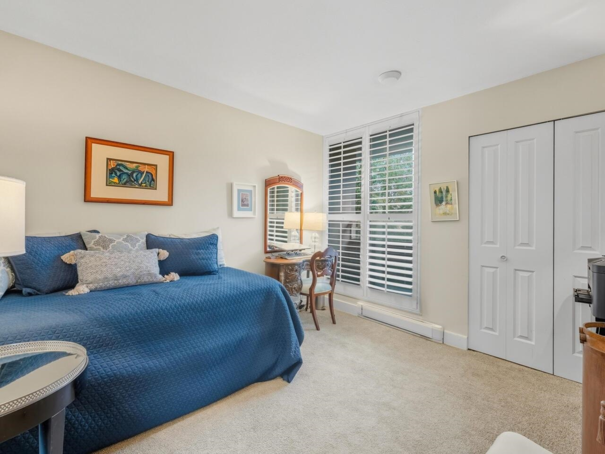 Outdoor Patio Photo of 521 666 Leg In Boot Square, Vancouver, BC