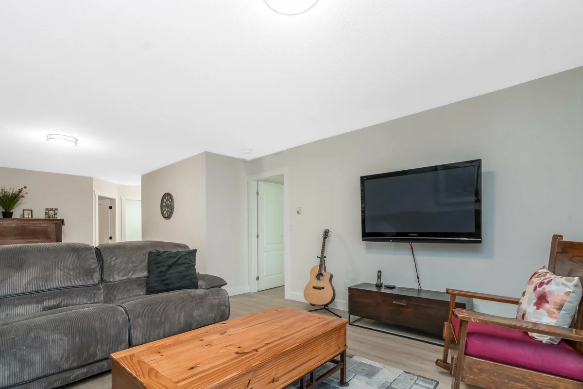 Garage Interior Photo of 98 1973 Winfield Drive, Abbotsford, BC