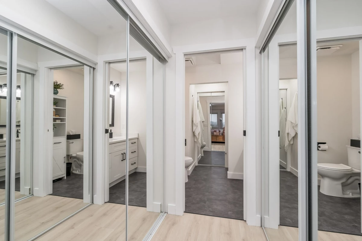 Guest Bathroom Photo of 98 1973 Winfield Drive, Abbotsford, BC