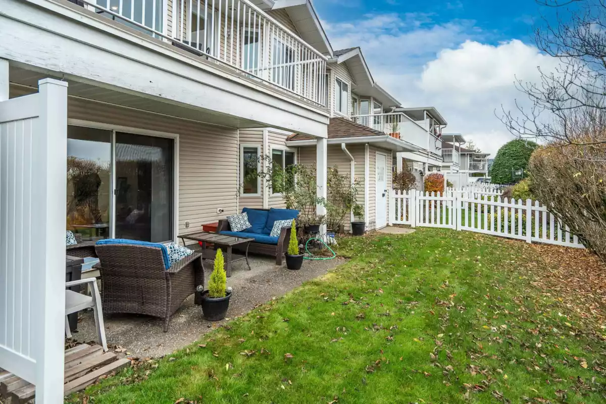 Outdoor Kitchen Photo of 98 1973 Winfield Drive, Abbotsford, BC