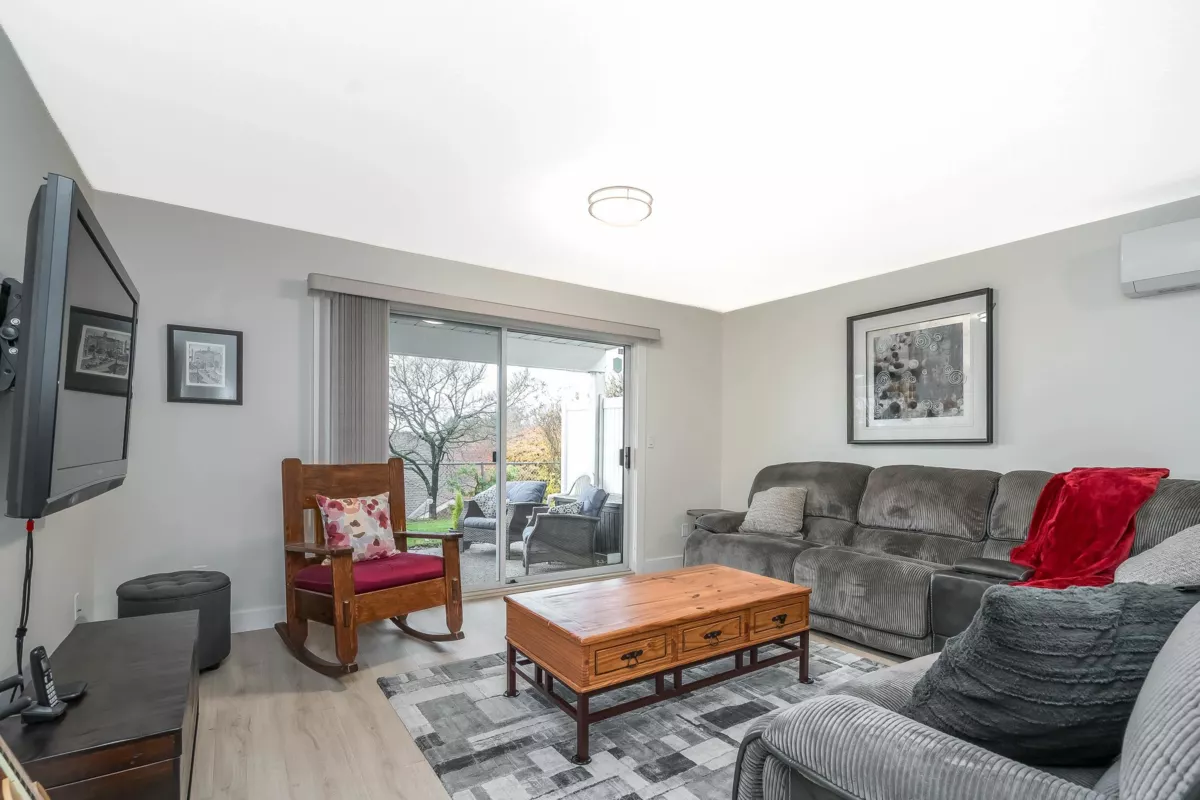 Staircase Photo of 98 1973 Winfield Drive, Abbotsford, BC