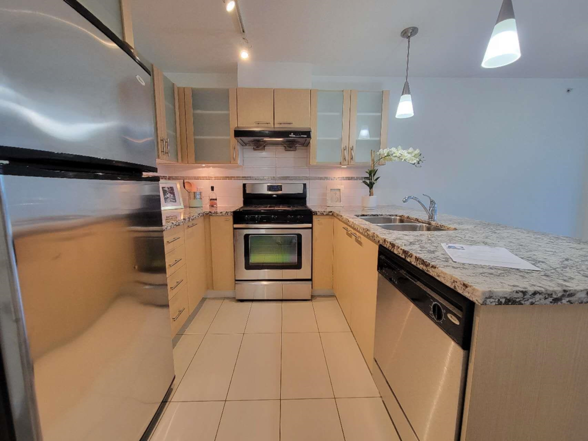 Kitchen Photo of 1207 7888 Saba Road, Richmond, BC