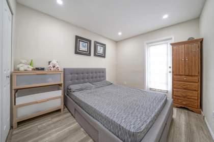 Living Room Photo of 11866 98 Avenue, Surrey, BC