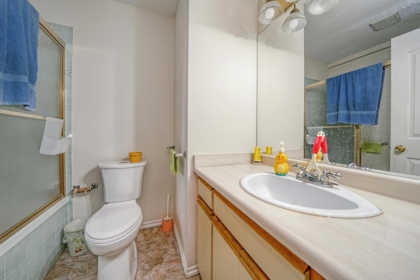 Office / Den Photo of 11866 98 Avenue, Surrey, BC